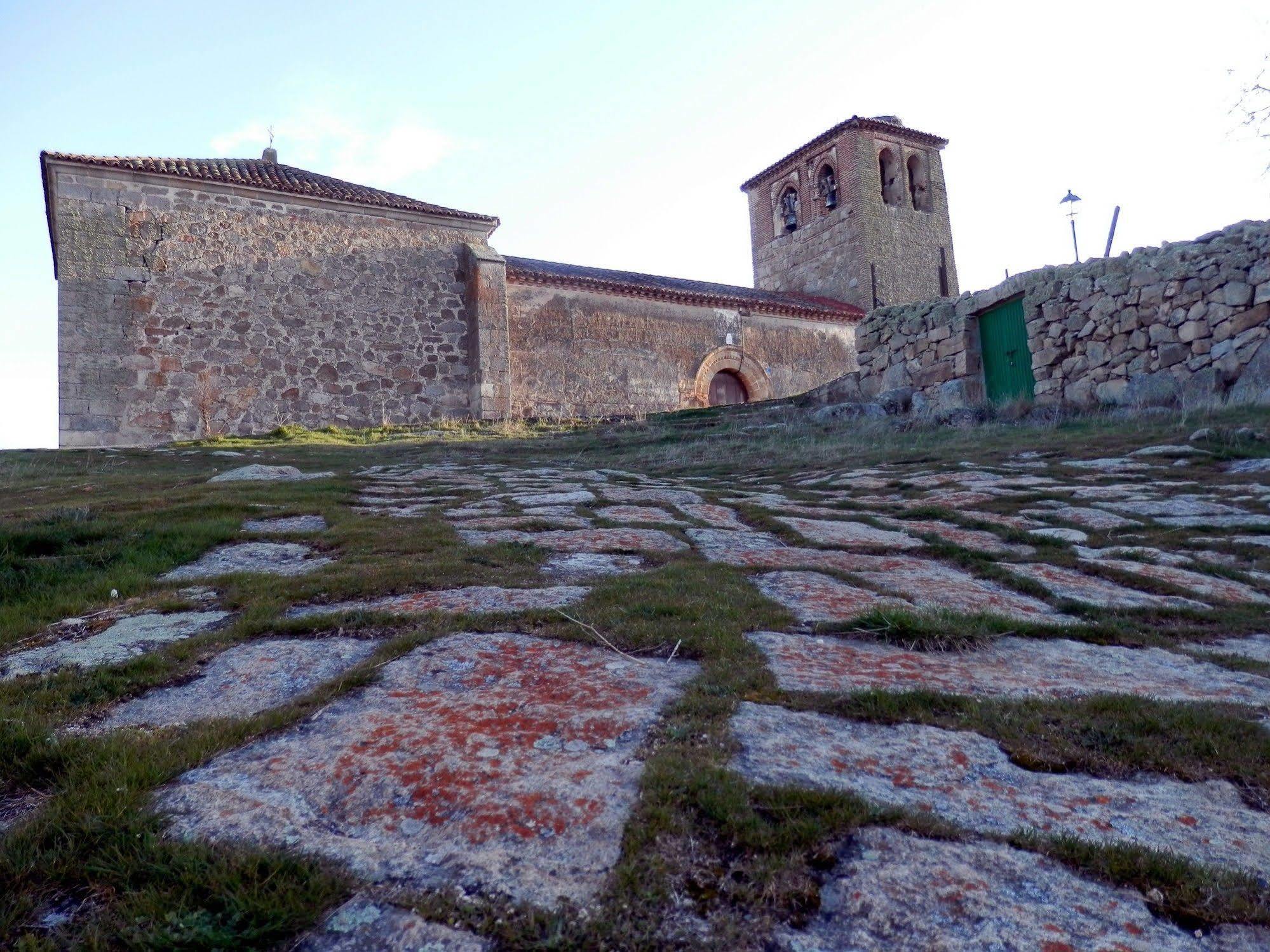Casa Rural El Dolmen Bernuy-Salinero エクステリア 写真