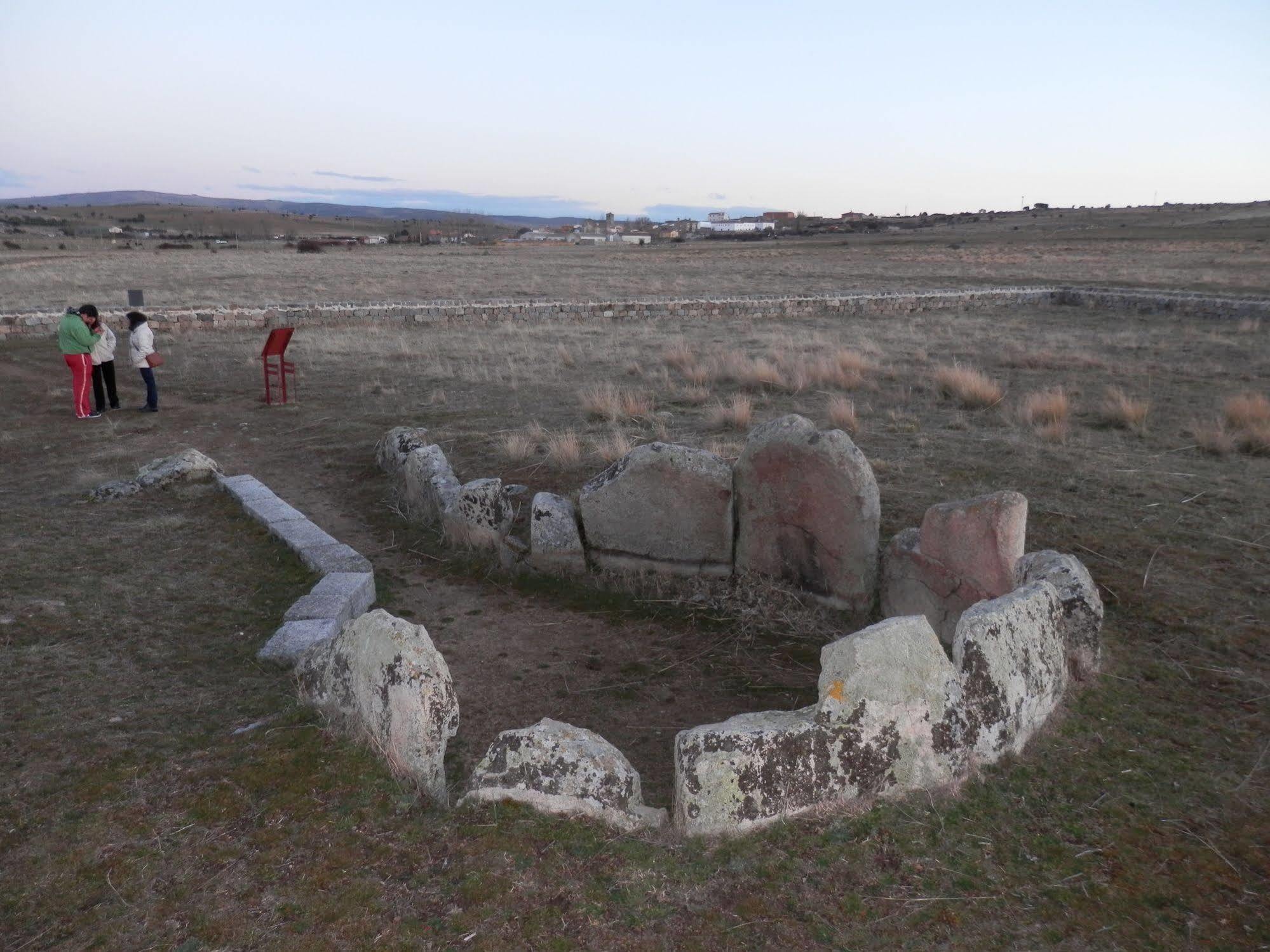 Casa Rural El Dolmen Bernuy-Salinero エクステリア 写真